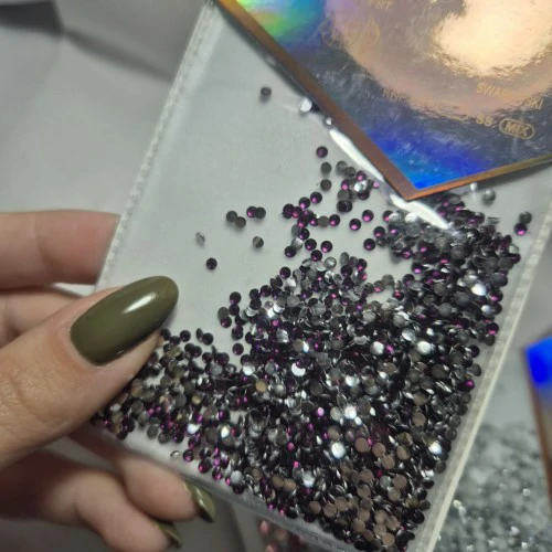 STRASS PARA UÑAS SURTIDO