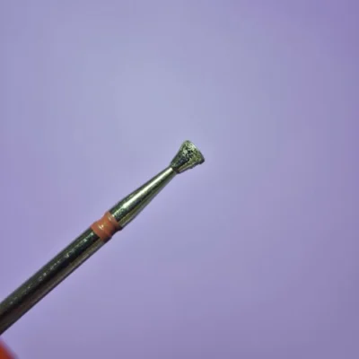 Fresa cono invertido diamantada cinta roja Fresa cono invertido diamantada cinta roja