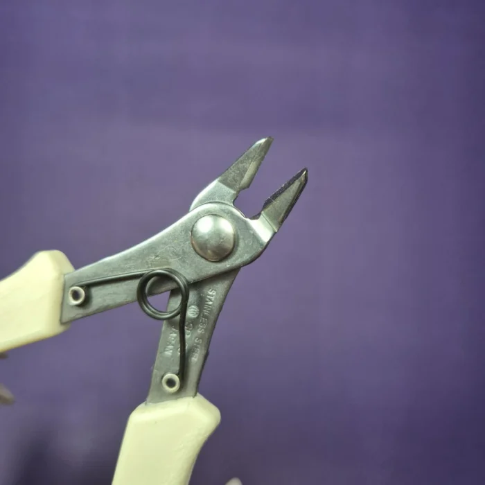 PINZA PARA RETIRAR STRASS