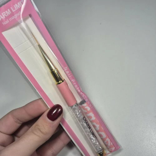 PINCEL LINER CON TAPA CHARM LIMIT