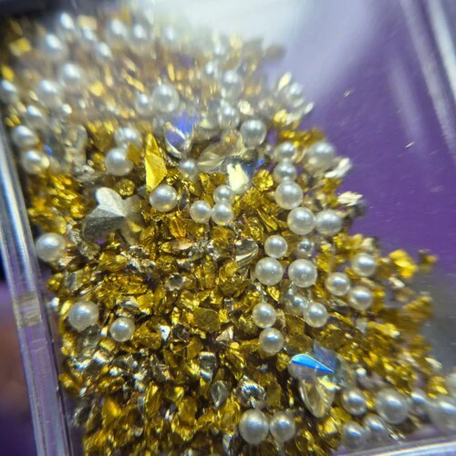 DECO PIEDRAS COLORES Y STRASS VARIOS