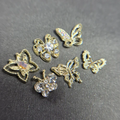 DECO APLIQUE MARIPOSA DORADA CITY GIRL